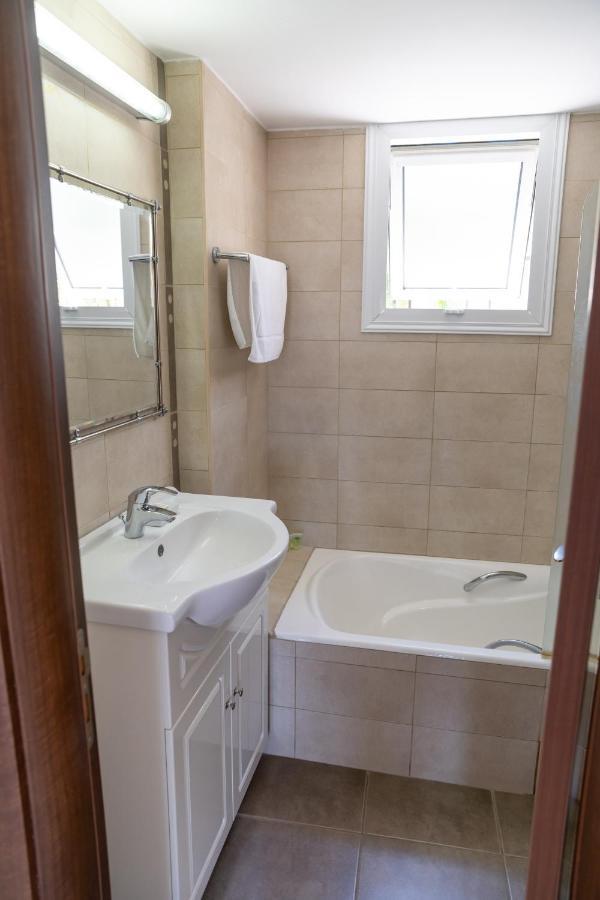Fig Tree Villa Ekaterina 3 Bdrm بروتاراس المظهر الخارجي الصورة